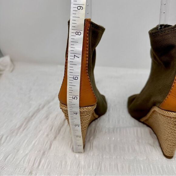 CH Carolina Herrera Olive Green Open-toed Bootie Wedges- Size 8.5 - Picture 9 of 14
